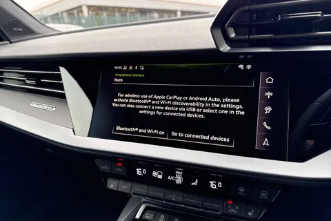  Audi RS 3 2.5 TFSI Carbon Vorsprung S Tronic quattro Euro 6 (s/s) 4dr Thumbnail #46