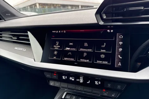  Audi RS 3 2.5 TFSI Carbon Vorsprung S Tronic quattro Euro 6 (s/s) 4dr Thumbnail #47