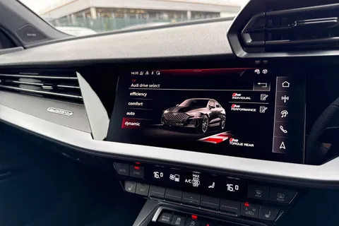  Audi RS 3 2.5 TFSI Carbon Vorsprung S Tronic quattro Euro 6 (s/s) 4dr Thumbnail #48