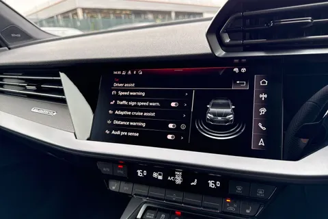  Audi RS 3 2.5 TFSI Carbon Vorsprung S Tronic quattro Euro 6 (s/s) 4dr Thumbnail #51