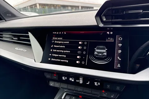  Audi RS 3 2.5 TFSI Carbon Vorsprung S Tronic quattro Euro 6 (s/s) 4dr Thumbnail #52