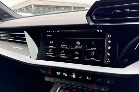  Audi RS 3 2.5 TFSI Carbon Vorsprung S Tronic quattro Euro 6 (s/s) 4dr Thumbnail #55