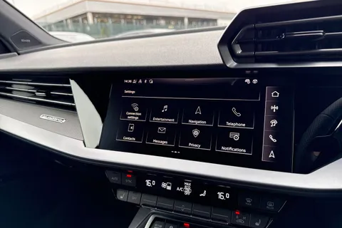  Audi RS 3 2.5 TFSI Carbon Vorsprung S Tronic quattro Euro 6 (s/s) 4dr Thumbnail #56