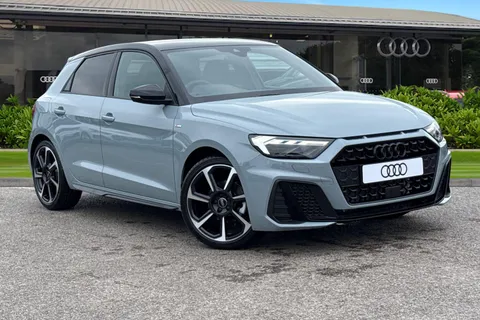  Audi A1 1.0 TFSI 30 Black Edition Sportback Euro 6 (s/s) 5dr Thumbnail #2