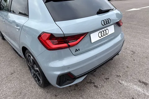  Audi A1 1.0 TFSI 30 Black Edition Sportback Euro 6 (s/s) 5dr Thumbnail #8