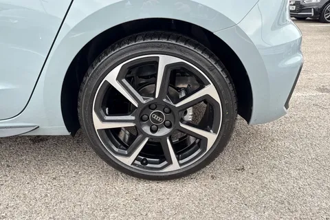  Audi A1 1.0 TFSI 30 Black Edition Sportback Euro 6 (s/s) 5dr Thumbnail #11