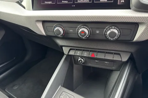  Audi A1 1.0 TFSI 30 Black Edition Sportback Euro 6 (s/s) 5dr Thumbnail #22