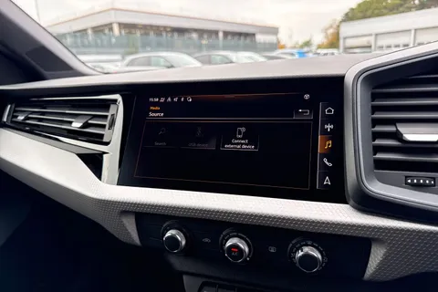  Audi A1 1.0 TFSI 30 Black Edition Sportback Euro 6 (s/s) 5dr Thumbnail #35