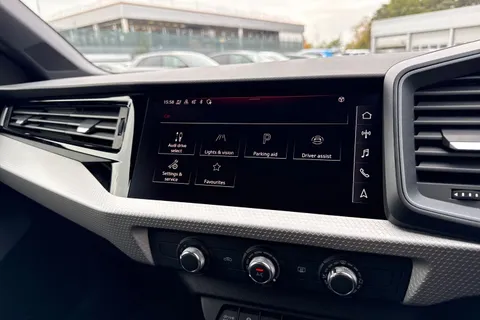  Audi A1 1.0 TFSI 30 Black Edition Sportback Euro 6 (s/s) 5dr Thumbnail #38