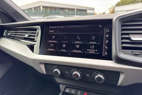  Audi A1 1.0 TFSI 30 Black Edition Sportback Euro 6 (s/s) 5dr Thumbnail #45