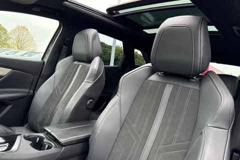 GX72DYW PEUGEOT 3008 1.6 13.2kWh GT Premium e-EAT Euro 6 (s/s) 5dr Thumbnail #16