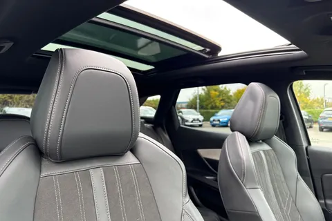 GX72DYW PEUGEOT 3008 1.6 13.2kWh GT Premium e-EAT Euro 6 (s/s) 5dr Thumbnail #24