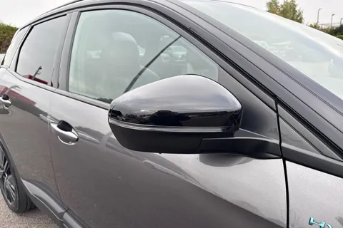 GX72DYW PEUGEOT 3008 1.6 13.2kWh GT Premium e-EAT Euro 6 (s/s) 5dr Thumbnail #36