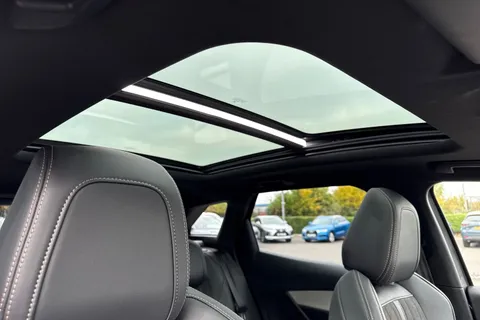 GX72DYW PEUGEOT 3008 1.6 13.2kWh GT Premium e-EAT Euro 6 (s/s) 5dr Thumbnail #38