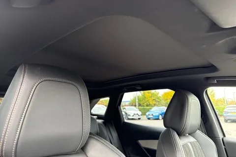 GX72DYW PEUGEOT 3008 1.6 13.2kWh GT Premium e-EAT Euro 6 (s/s) 5dr Thumbnail #39