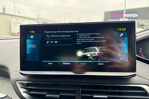 GX72DYW PEUGEOT 3008 1.6 13.2kWh GT Premium e-EAT Euro 6 (s/s) 5dr Thumbnail #55