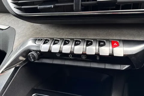 GX72DYW PEUGEOT 3008 1.6 13.2kWh GT Premium e-EAT Euro 6 (s/s) 5dr Thumbnail #57