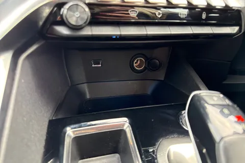 GX72DYW PEUGEOT 3008 1.6 13.2kWh GT Premium e-EAT Euro 6 (s/s) 5dr Thumbnail #58