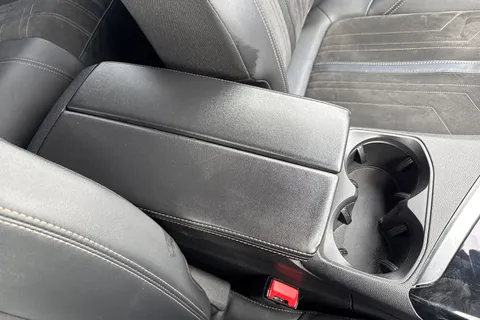 GX72DYW PEUGEOT 3008 1.6 13.2kWh GT Premium e-EAT Euro 6 (s/s) 5dr Thumbnail #59