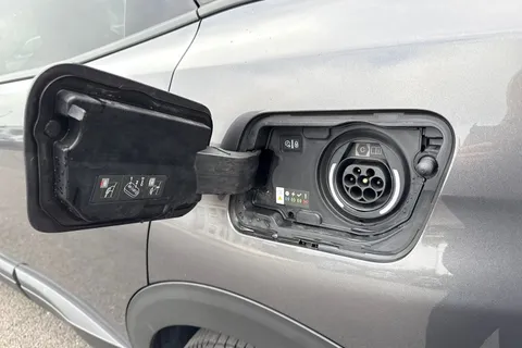 GX72DYW PEUGEOT 3008 1.6 13.2kWh GT Premium e-EAT Euro 6 (s/s) 5dr Thumbnail #61