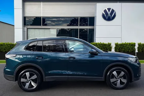  Volkswagen Tiguan 1.5 eTSI MHEV Match DSG Euro 6 (s/s) 5dr Thumbnail #4