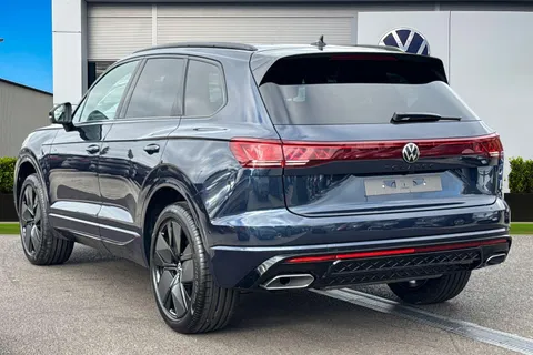  Volkswagen Touareg 3.0 TDI V6 Black Edition Tiptronic 4Motion Euro 6 (s/s) 5dr Thumbnail #3