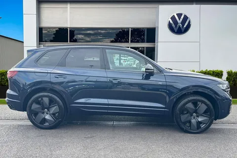  Volkswagen Touareg 3.0 TDI V6 Black Edition Tiptronic 4Motion Euro 6 (s/s) 5dr Thumbnail #4