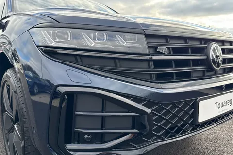  Volkswagen Touareg 3.0 TDI V6 Black Edition Tiptronic 4Motion Euro 6 (s/s) 5dr Thumbnail #9