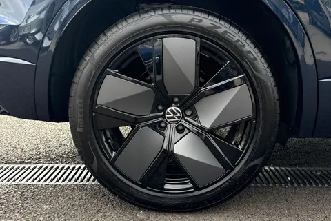  Volkswagen Touareg 3.0 TDI V6 Black Edition Tiptronic 4Motion Euro 6 (s/s) 5dr Thumbnail #10