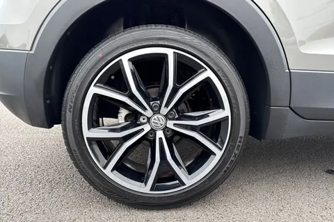 OV69JHH Volkswagen T-Cross 1.0 TSI SEL Euro 6 (s/s) 5dr Thumbnail #11