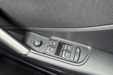 DG24BXU Audi Q2 1.5 TFSI CoD 35 Sport Euro 6 (s/s) 5dr Thumbnail #45