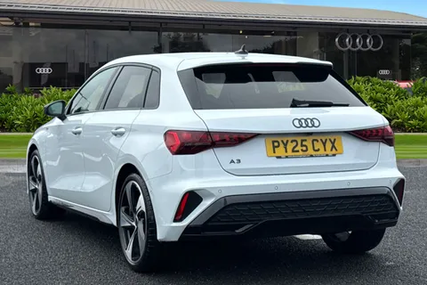 PY25CYX Audi A3 Black Edition 35 TDI 150 PS S tronic Thumbnail #3