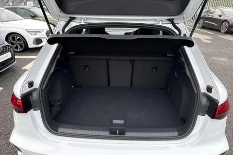 PY25CYX Audi A3 Black Edition 35 TDI 150 PS S tronic Thumbnail #7