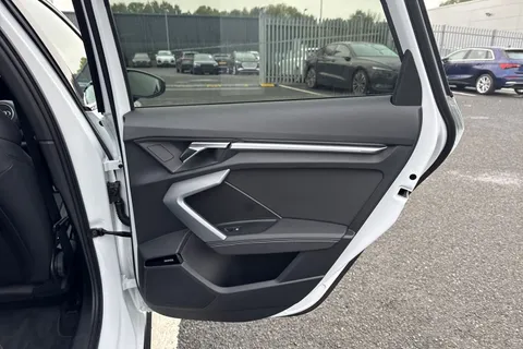 PY25CYX Audi A3 Black Edition 35 TDI 150 PS S tronic Thumbnail #41