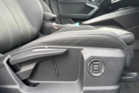 PY25CYX Audi A3 Black Edition 35 TDI 150 PS S tronic Thumbnail #43