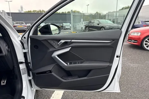 PY25CYX Audi A3 Black Edition 35 TDI 150 PS S tronic Thumbnail #45