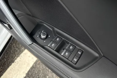 PY25CYX Audi A3 Black Edition 35 TDI 150 PS S tronic Thumbnail #46