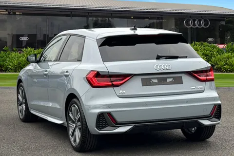 Audi A1 1.0 TFSI 25 S line Sportback Euro 6 (s/s) 5dr Thumbnail #3