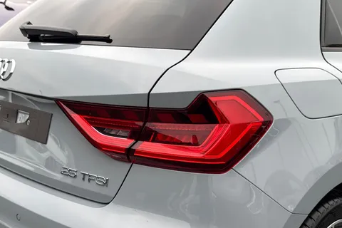 Audi A1 1.0 TFSI 25 S line Sportback Euro 6 (s/s) 5dr Thumbnail #8