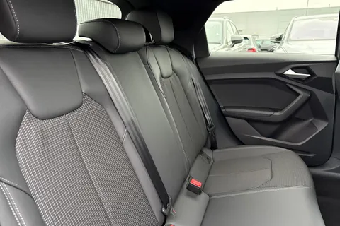 Audi A1 1.0 TFSI 25 S line Sportback Euro 6 (s/s) 5dr Thumbnail #19