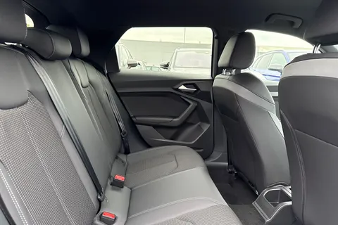 Audi A1 1.0 TFSI 25 S line Sportback Euro 6 (s/s) 5dr Thumbnail #37