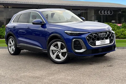  Audi Q5 2.0 TDI S line S Tronic quattro Euro 6 (s/s) 5dr Thumbnail #2