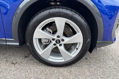  Audi Q5 2.0 TDI S line S Tronic quattro Euro 6 (s/s) 5dr Thumbnail #10