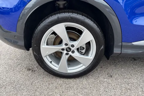  Audi Q5 2.0 TDI S line S Tronic quattro Euro 6 (s/s) 5dr Thumbnail #13