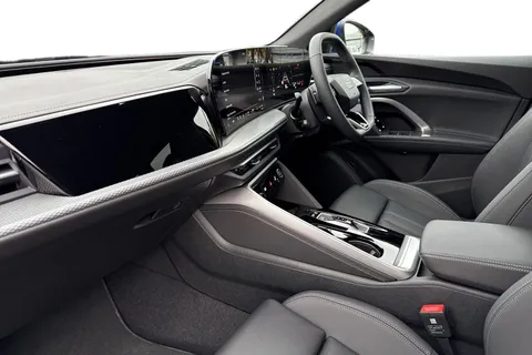  Audi Q5 2.0 TDI S line S Tronic quattro Euro 6 (s/s) 5dr Thumbnail #15