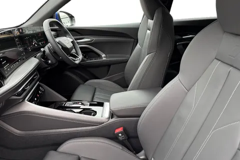  Audi Q5 2.0 TDI S line S Tronic quattro Euro 6 (s/s) 5dr Thumbnail #16