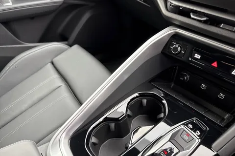  Audi Q5 2.0 TDI S line S Tronic quattro Euro 6 (s/s) 5dr Thumbnail #20