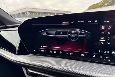  Audi Q5 2.0 TDI S line S Tronic quattro Euro 6 (s/s) 5dr Thumbnail #36