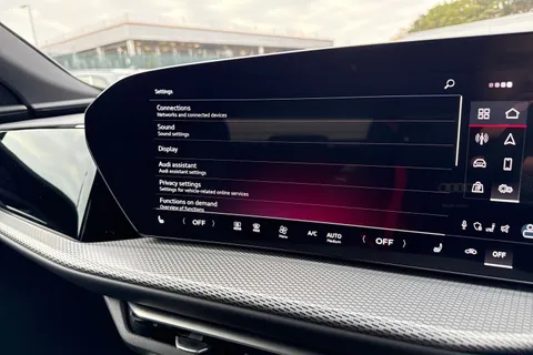  Audi Q5 2.0 TDI S line S Tronic quattro Euro 6 (s/s) 5dr Thumbnail #37