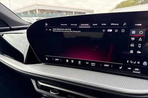  Audi Q5 2.0 TDI S line S Tronic quattro Euro 6 (s/s) 5dr Thumbnail #41